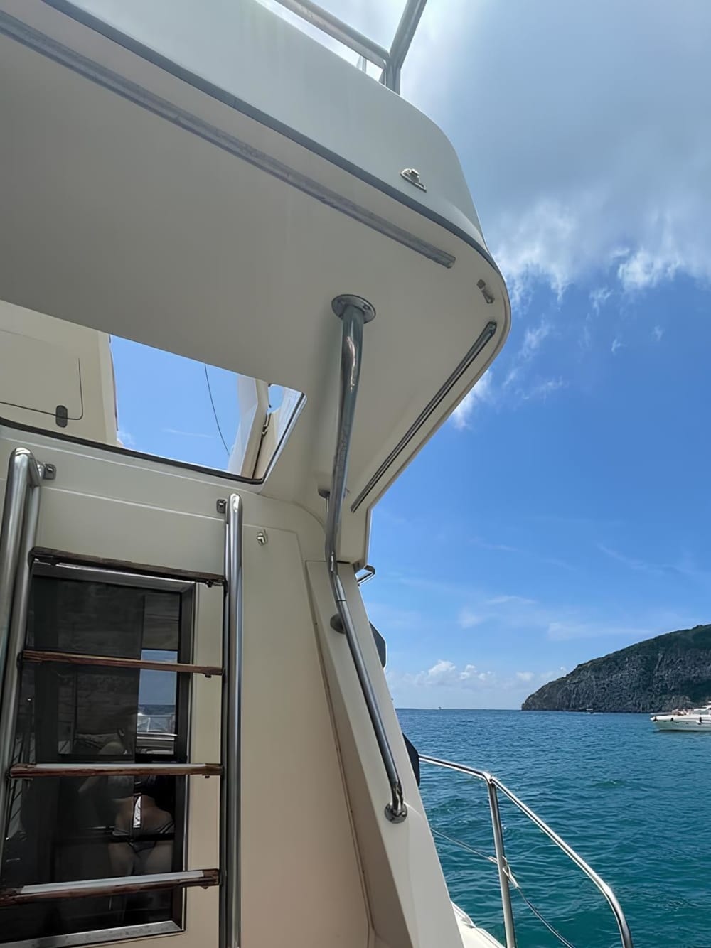 First-class Forio discovery: Enjoy a 3h experience on a motor yacht