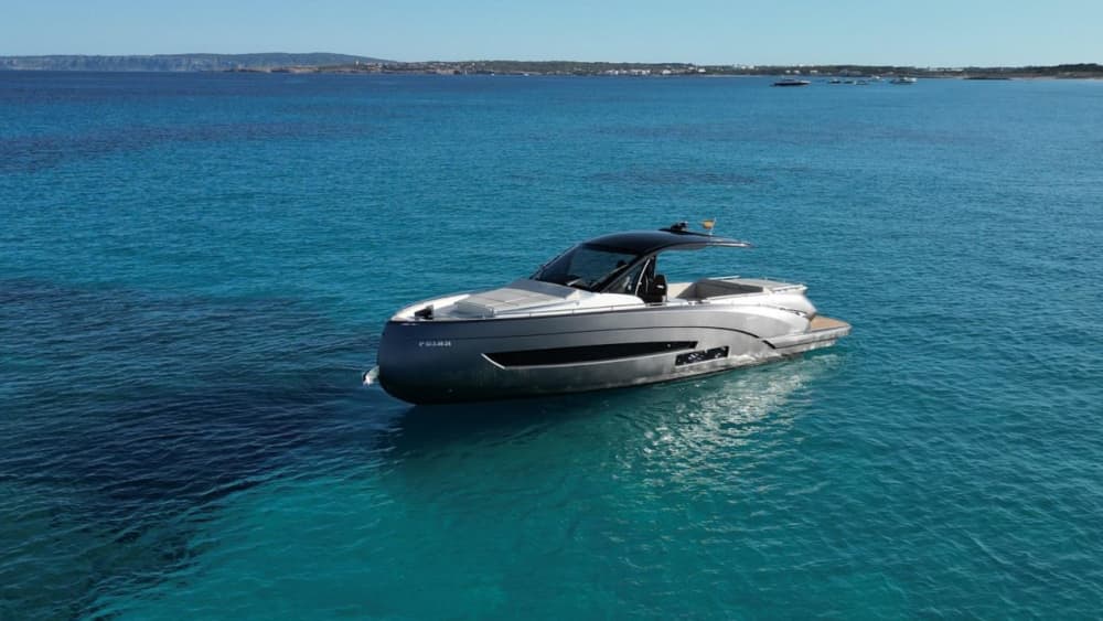 Relaksujący dzień na Formenterze: pływanie i komfort na pokładzie