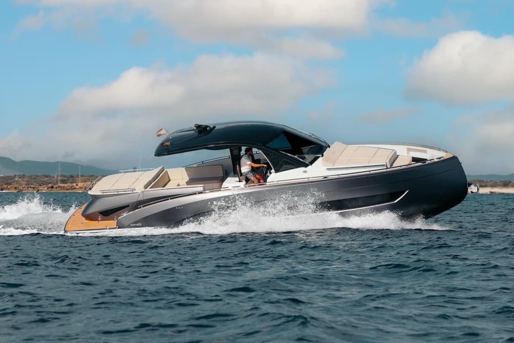 Relaksujący dzień na Formenterze: pływanie i komfort na pokładzie