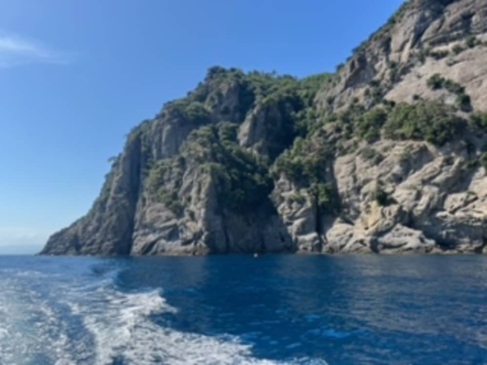Gulf of Tigullio and Gulf of Paradiso: a day by boat to discover the wonders of Eastern Liguria.