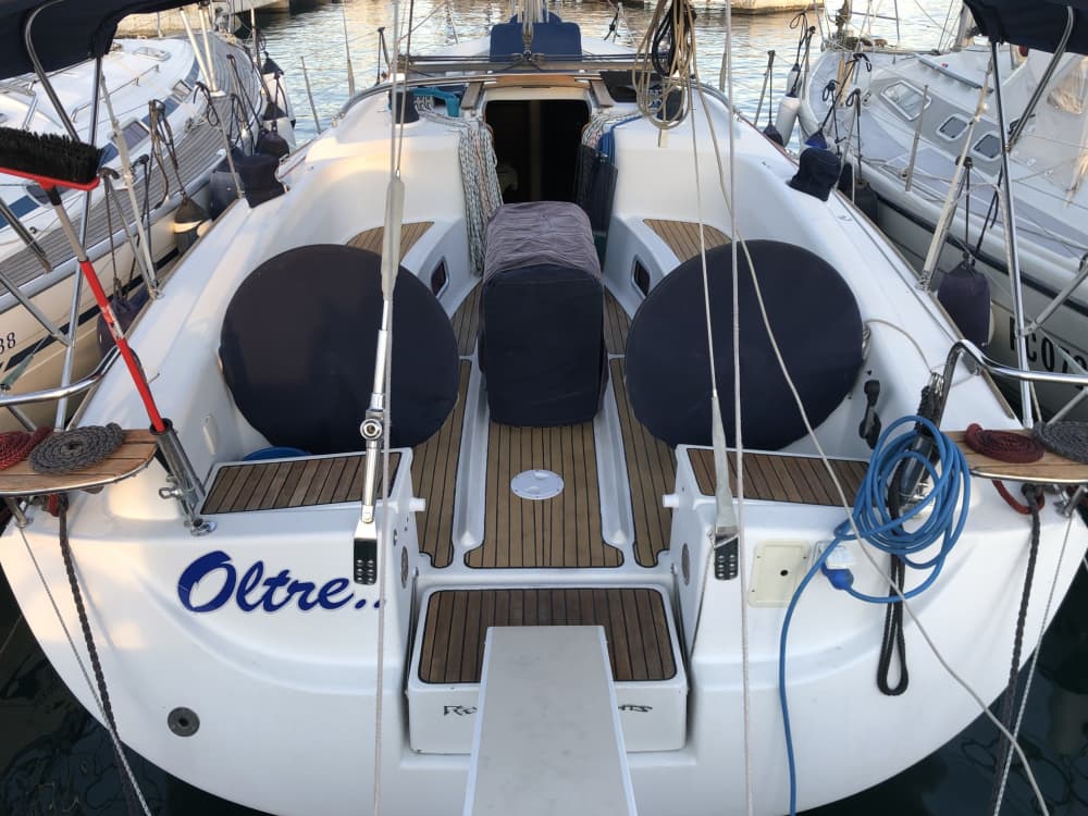 Goditi un'intera giornata di navigazione a Lavagna su una barca a vela.