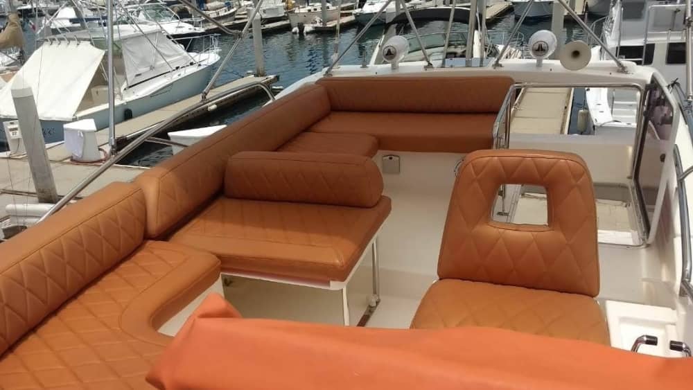 Explorez Cabo San Lucas en une demi-journée : louez un bateau à moteur pour 4 h