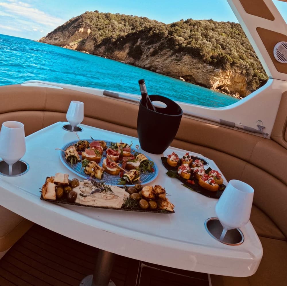 Utforskare i norra Zakynthos: Heldagstur till Shipwreck Beach, Blå grottorna och avskilda stränder