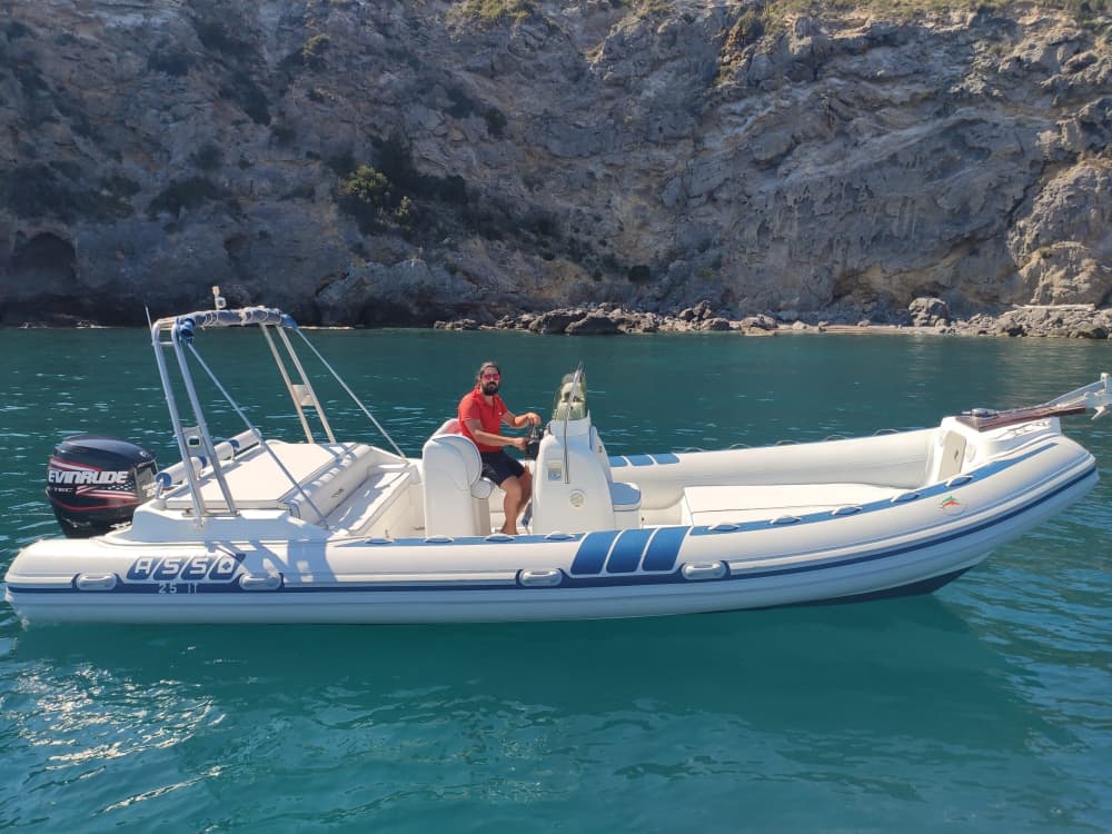 Una giornata alla scoperta di Porto Ercole: la vera Dolce Vita in motoscafo