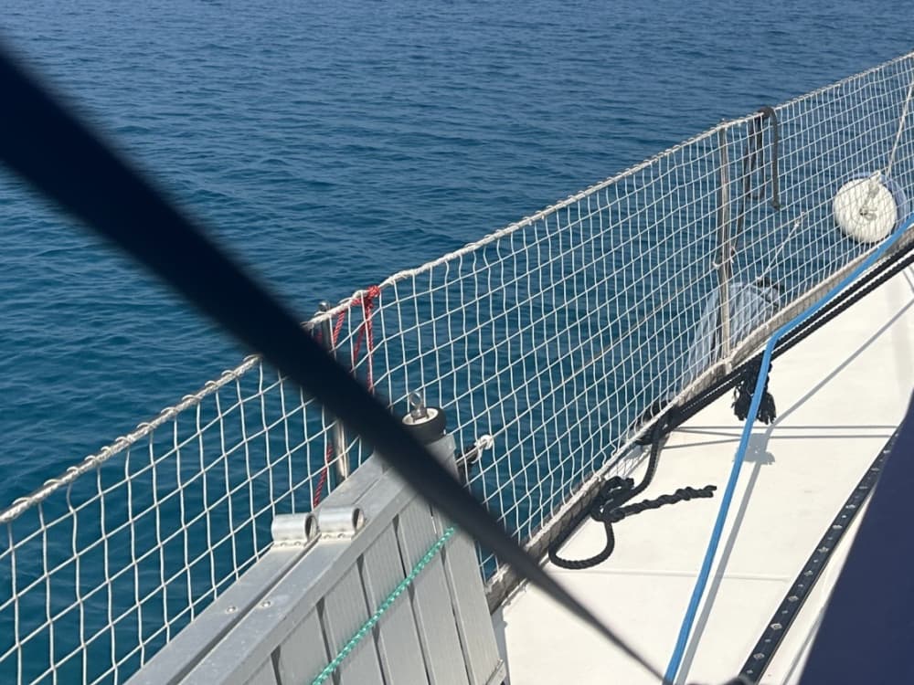 Откройте для себя Аяччо во время однодневной прогулки на парусной лодке.