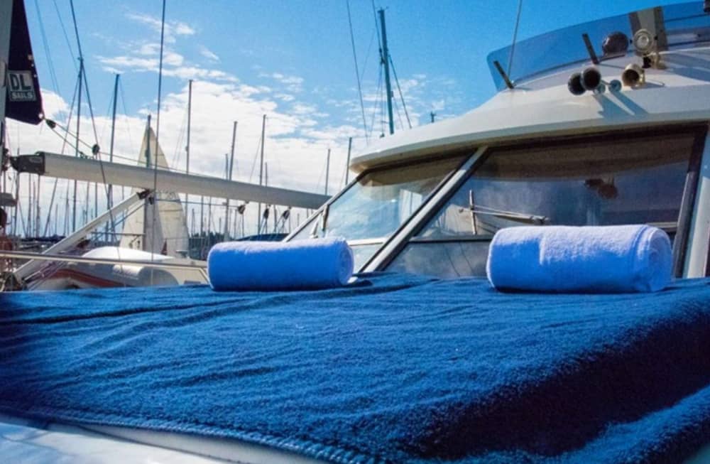 4 ore per esplorare Porto in motoscafo