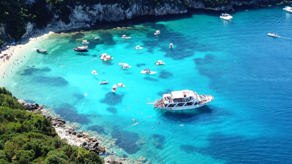 Naviga verso la Laguna Blu e Sivota: avventura privata di un giorno intero