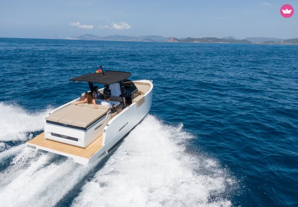À la découverte des eaux turquoise et des criques secrètes le long de la côte de Dénia
