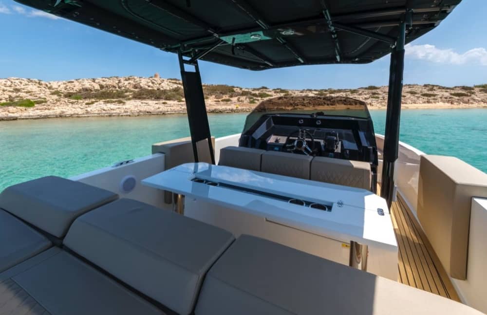 À la découverte des eaux turquoise et des criques secrètes le long de la côte de Dénia