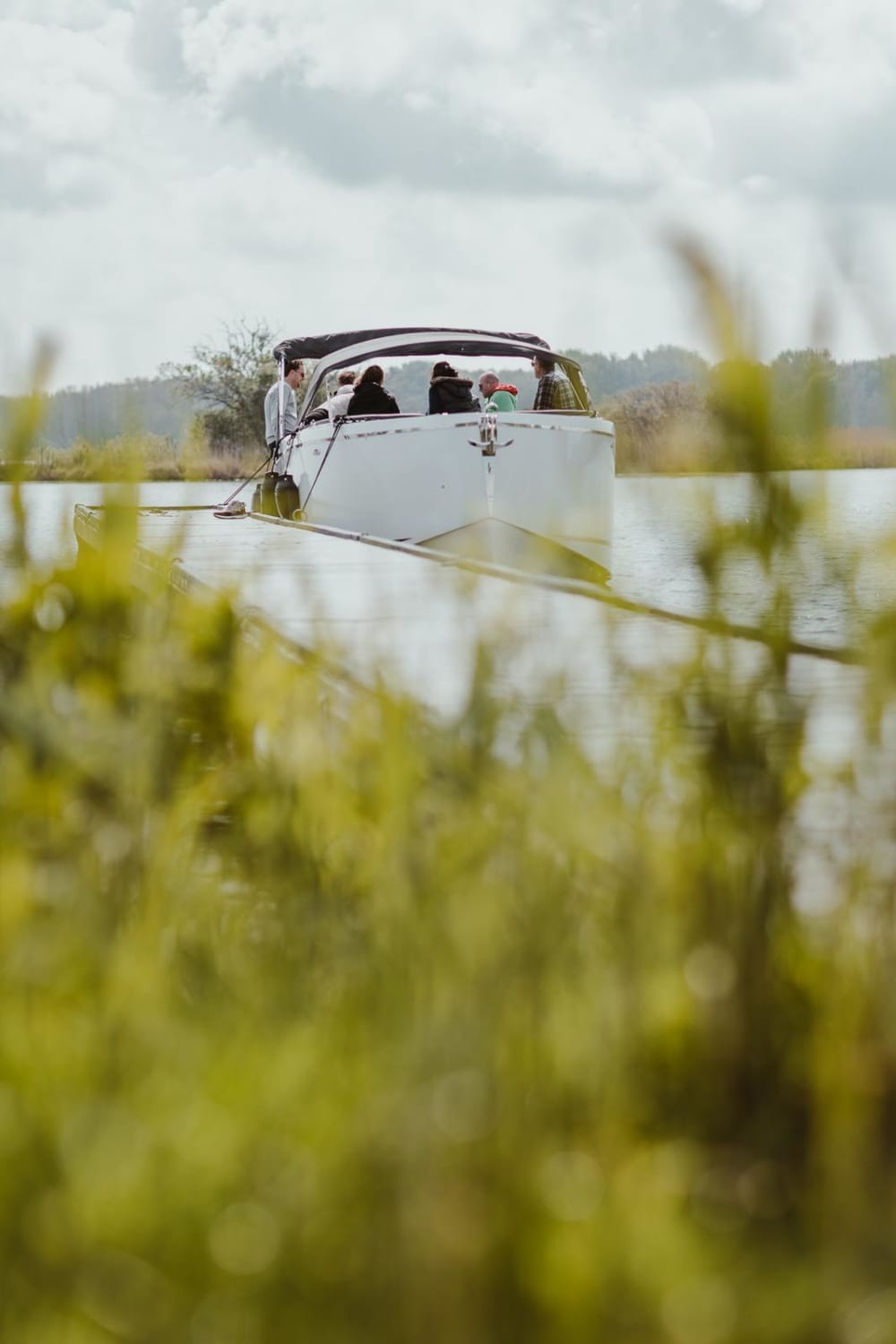 Koppla av i Kortgene: 9 timmar sol på en motorbåt