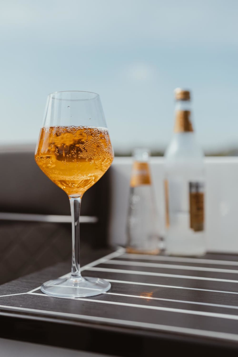 Koppla av i Kortgene: 9 timmar sol på en motorbåt