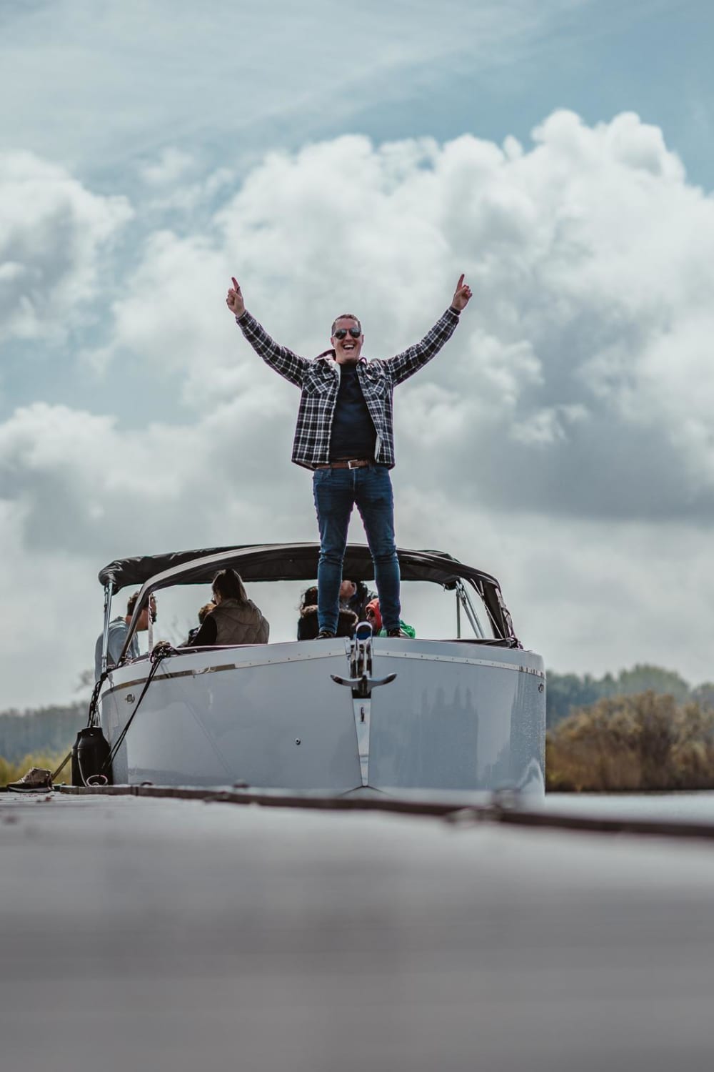 Koppla av i Kortgene: 9 timmar sol på en motorbåt