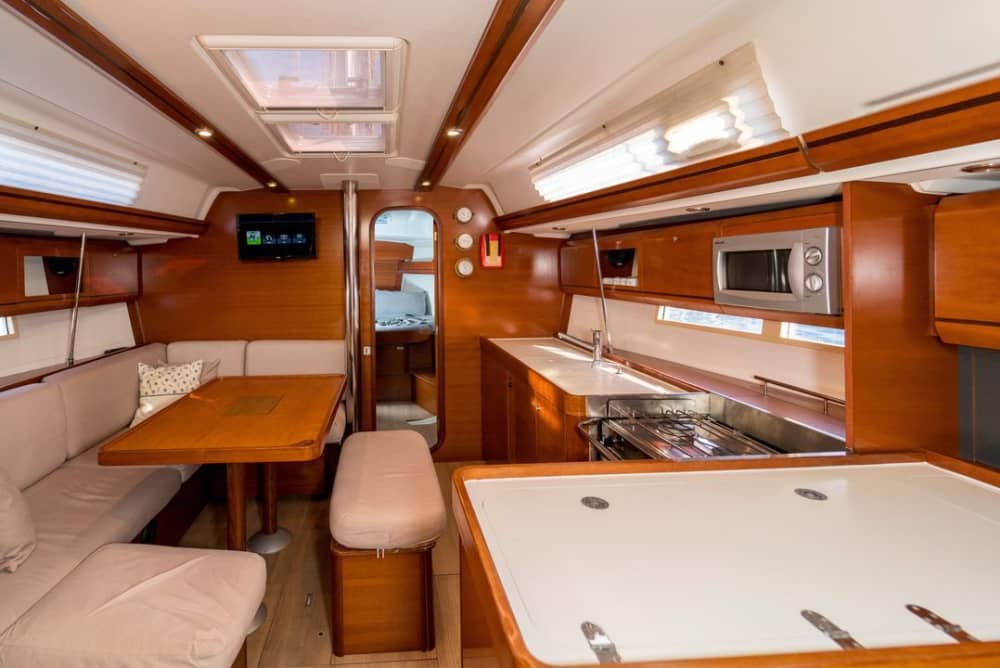 Ontspan in Saint-Raphaël: 8 uur zon op een zeilboot.