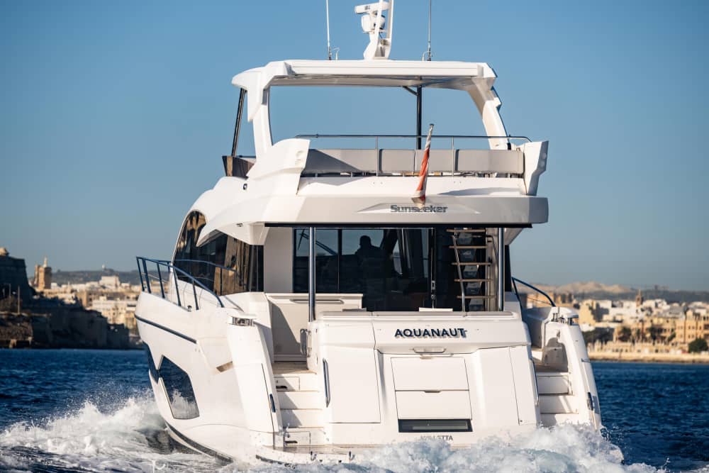 Аренда яхты на целый день – изысканный круиз на борту Sunseeker Manhattan 66