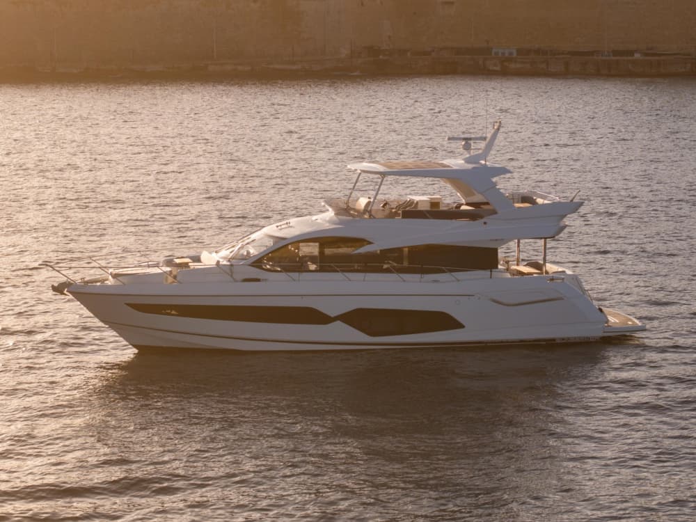Аренда яхты на целый день – изысканный круиз на борту Sunseeker Manhattan 66