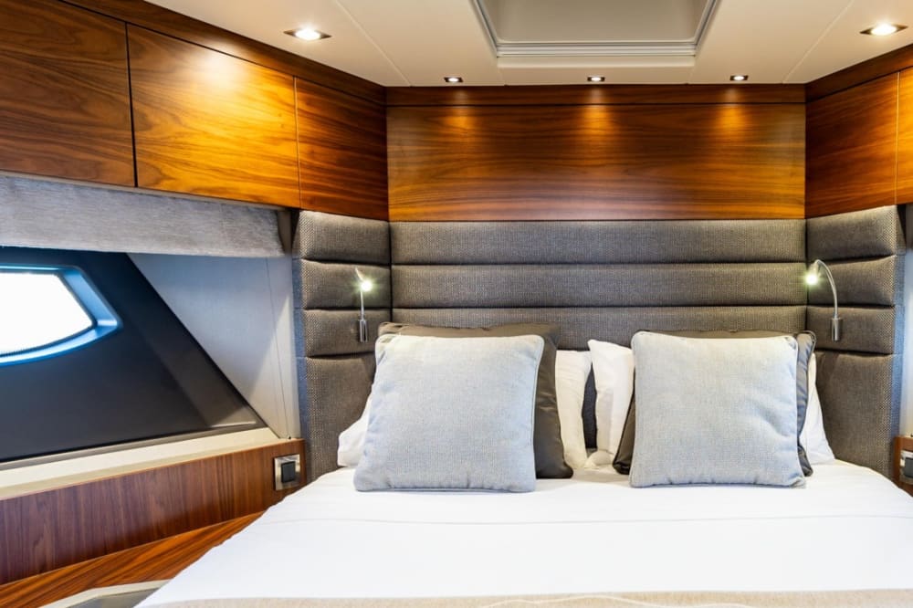 Аренда яхты на целый день – изысканный круиз на борту Sunseeker Manhattan 66