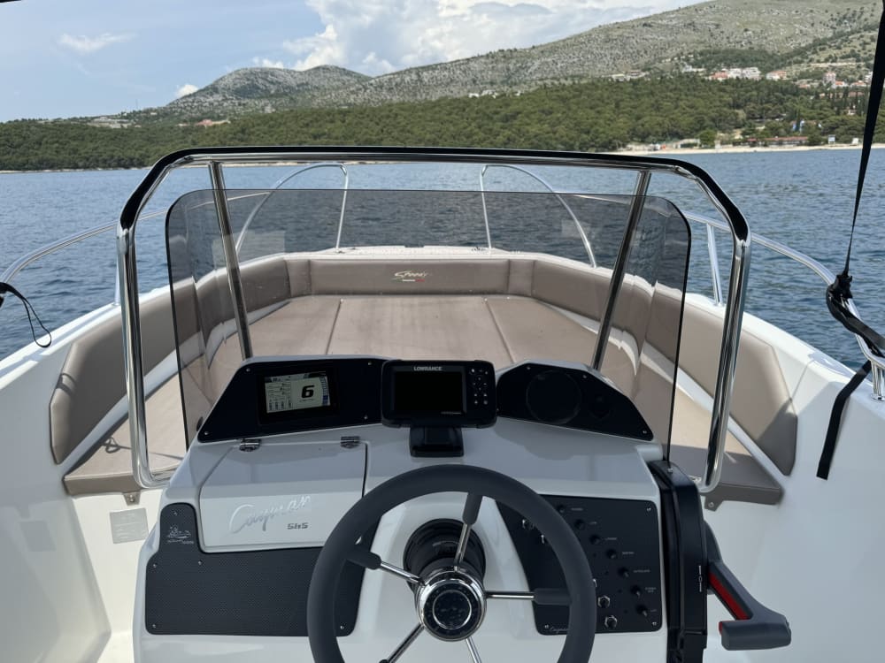 Entdecken Sie Trogir: Ein sonniger Tag auf einem Motorboot