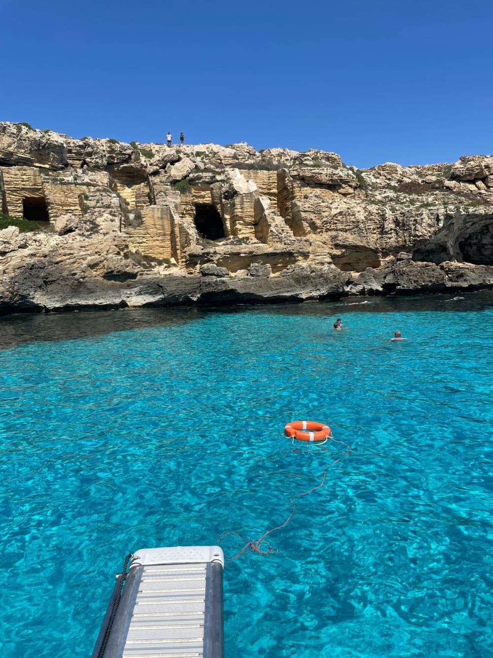 Ihr Tag in Trapani: Mieten Sie ein Motorboot für 7,5 Stunden voller Entdeckungen