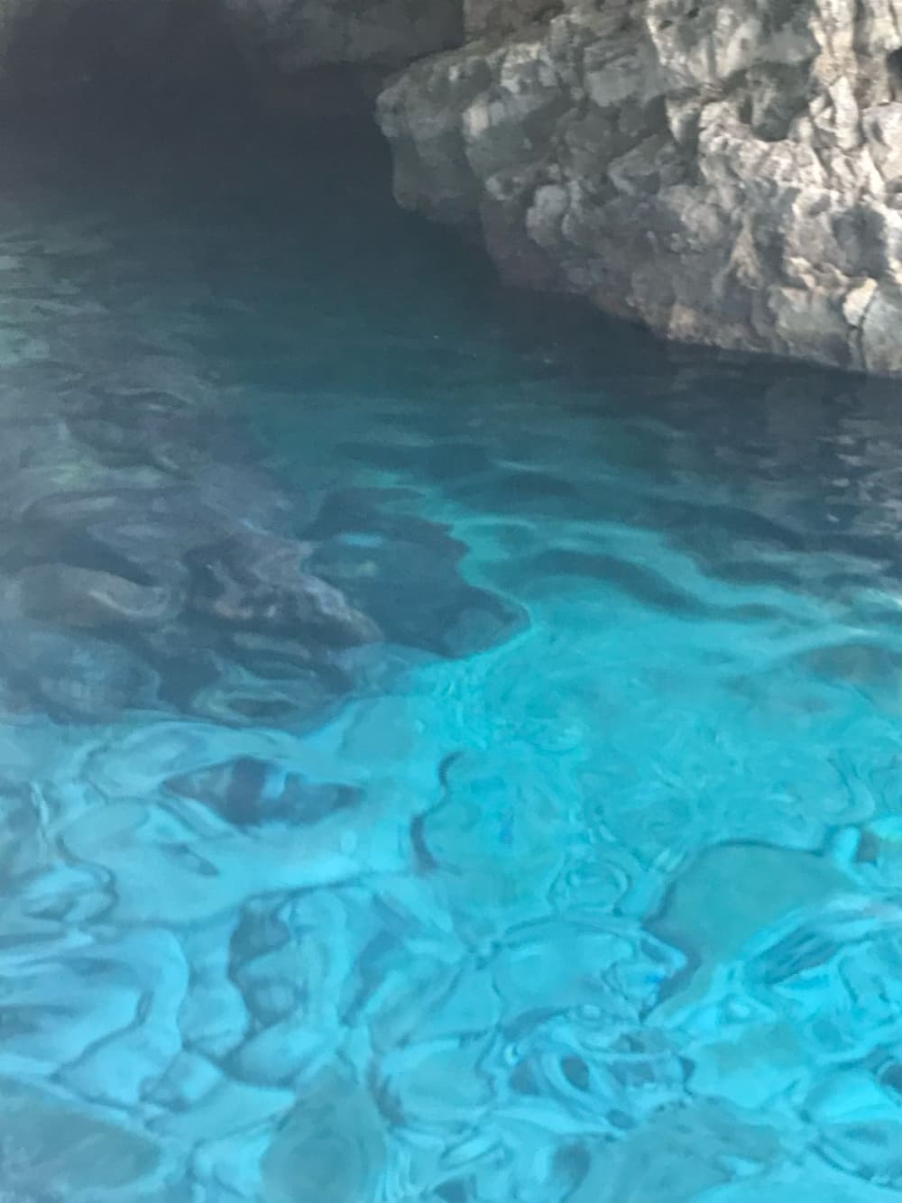 Profitez d'une excursion d'une demi-journée autour d'Alykes en bateau à moteur