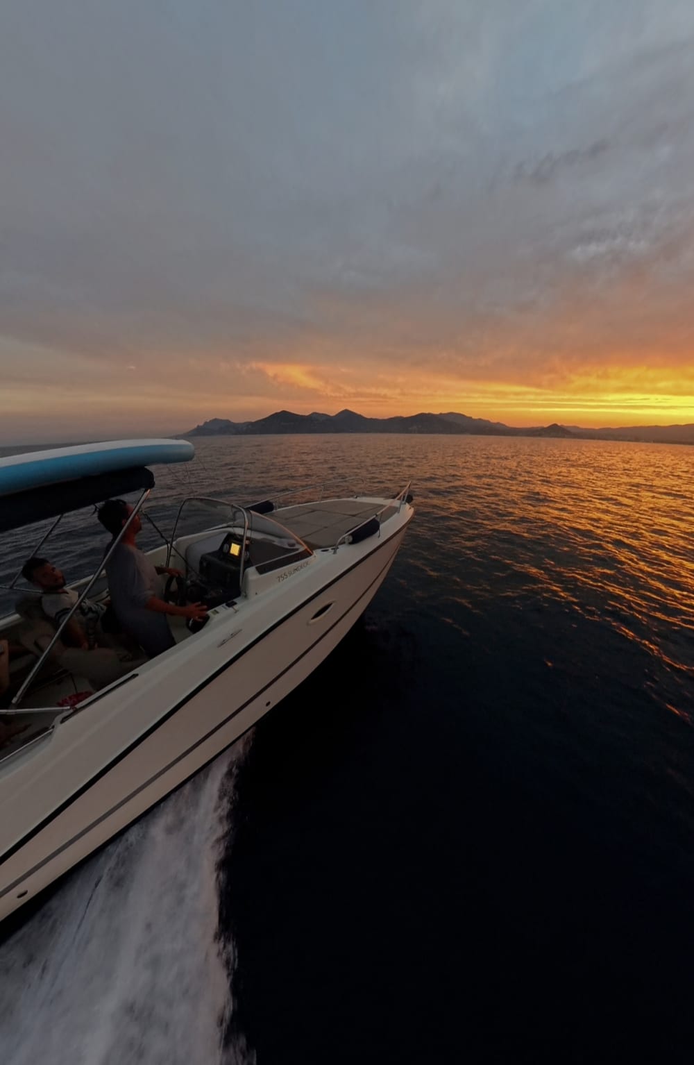 ☀️🛥️⚓Crucero de un día a las islas Lérins: una aventura relajante e inolvidable para hasta 6 pasajeros⚓🛥️