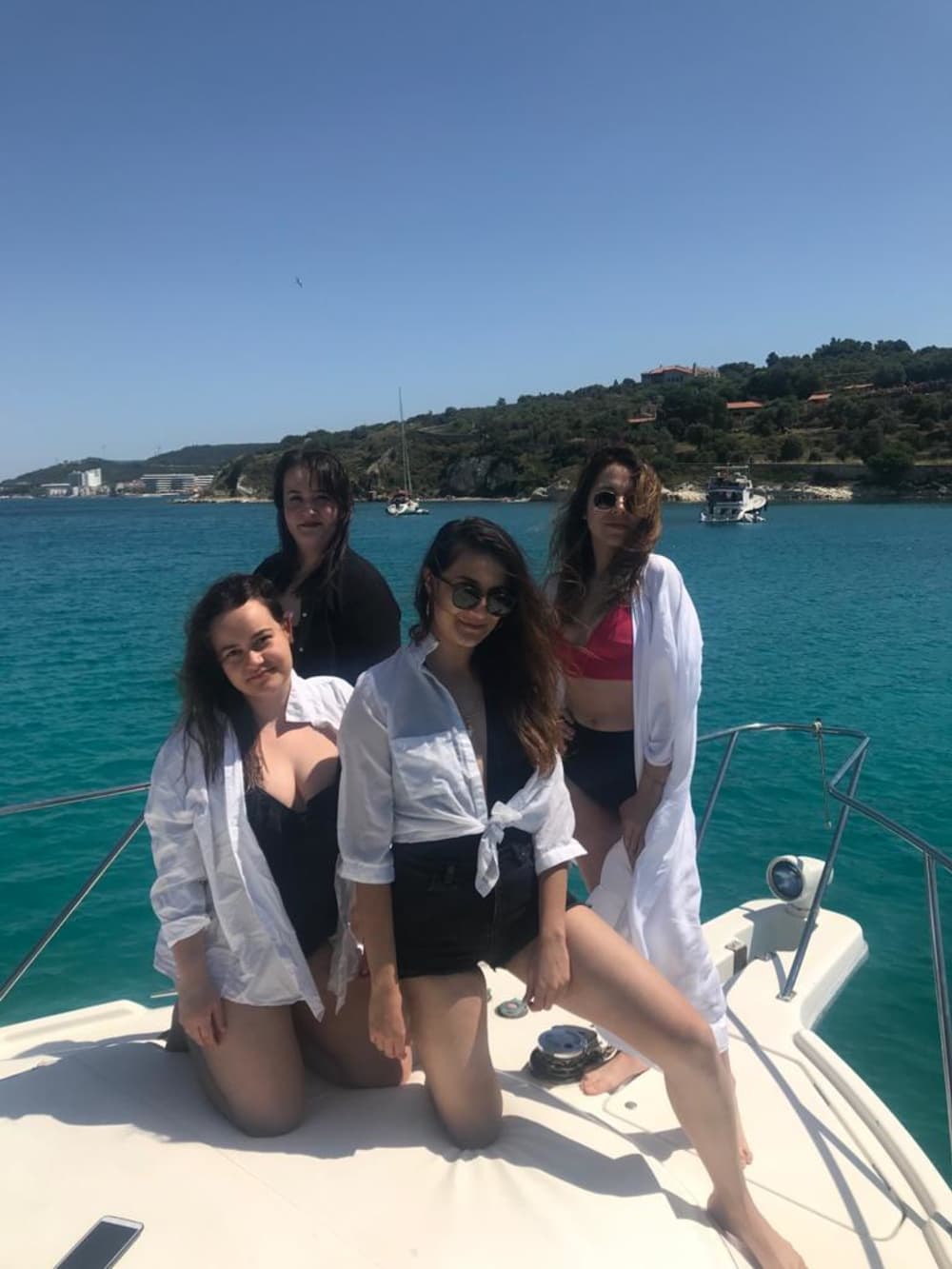 Make every moment count: A full day of sun around Çeşme on a motorboat