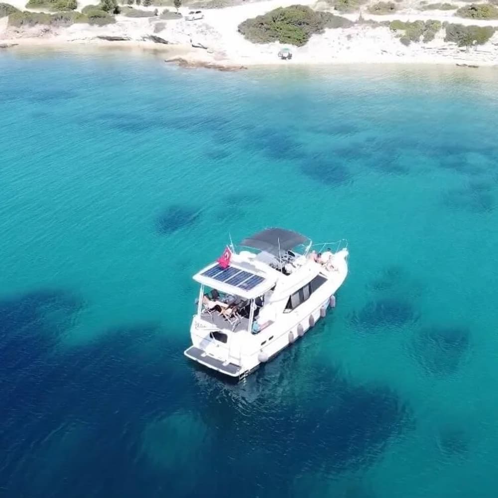 Make every moment count: A full day of sun around Çeşme on a motorboat