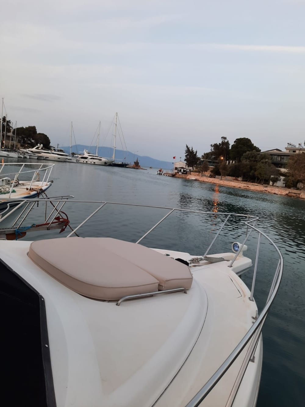 Make every moment count: A full day of sun around Çeşme on a motorboat