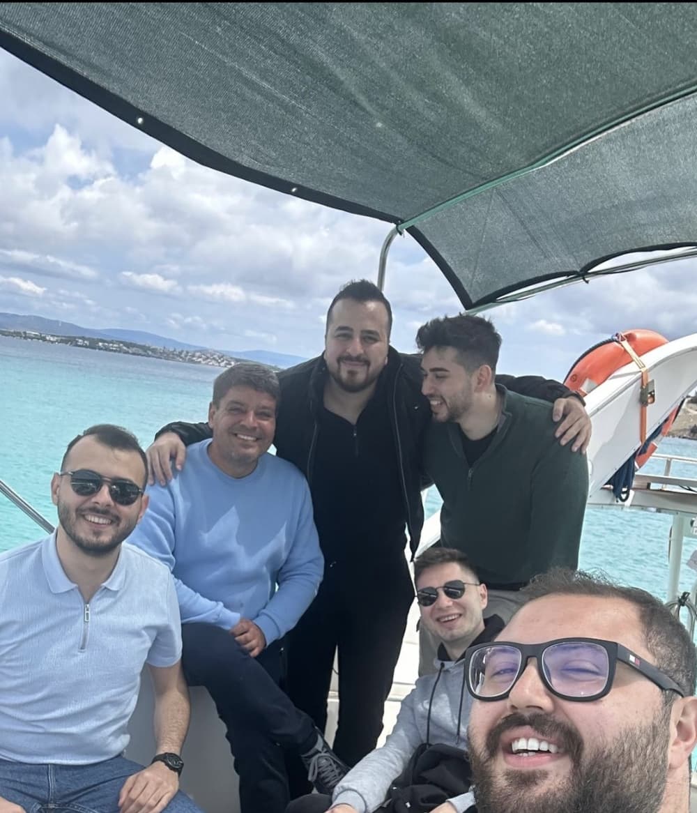 Make every moment count: A full day of sun around Çeşme on a motorboat