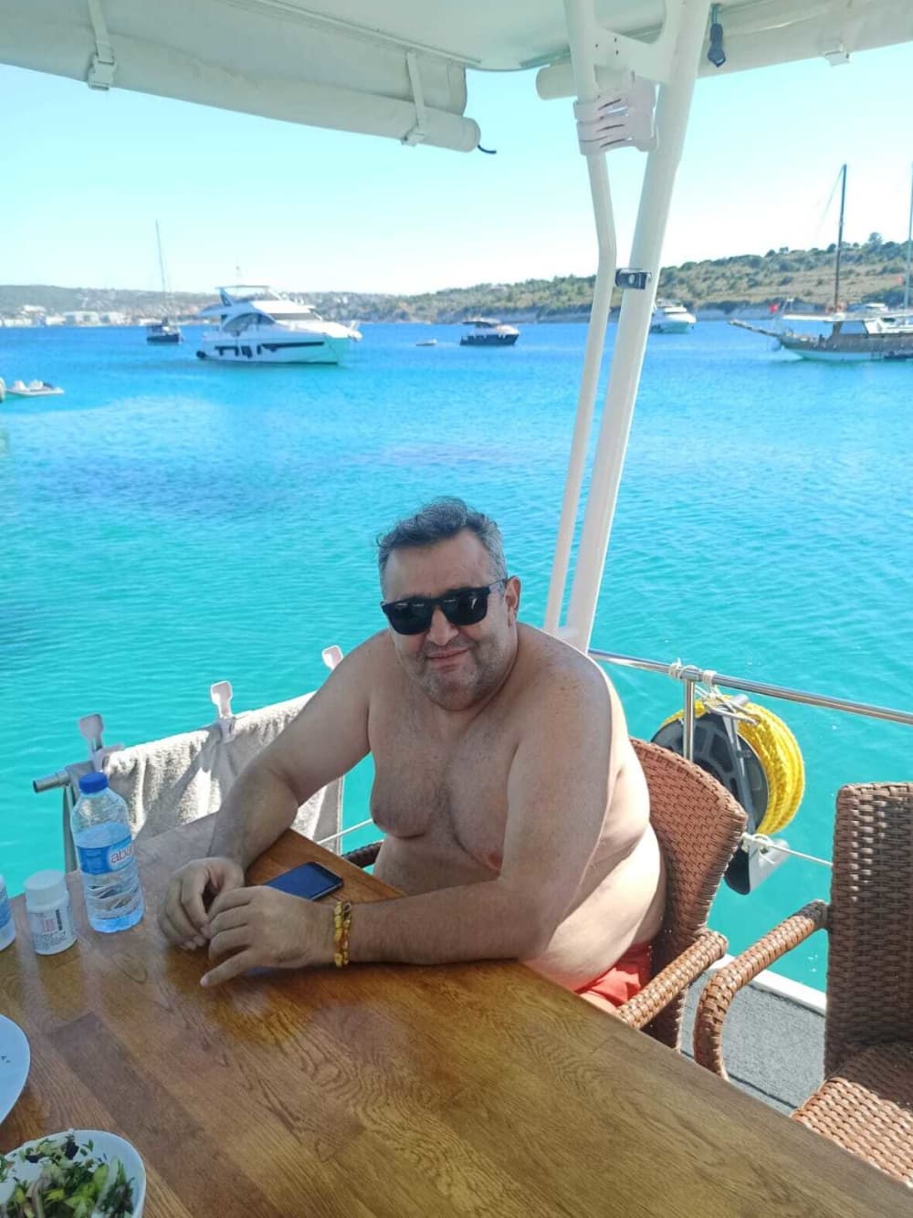 Make every moment count: A full day of sun around Çeşme on a motorboat