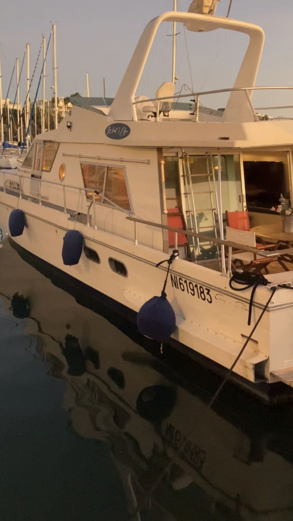 Découvrez le golfe Juan lors d'une excursion d'une journée en bateau à moteur.
