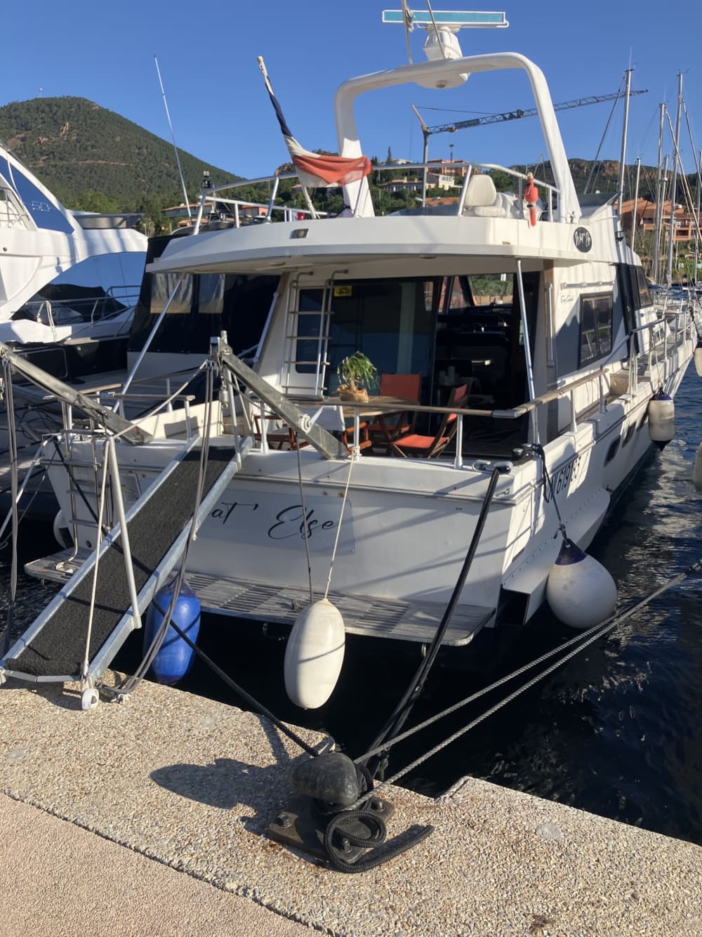 Découvrez le golfe Juan lors d'une excursion d'une journée en bateau à moteur.