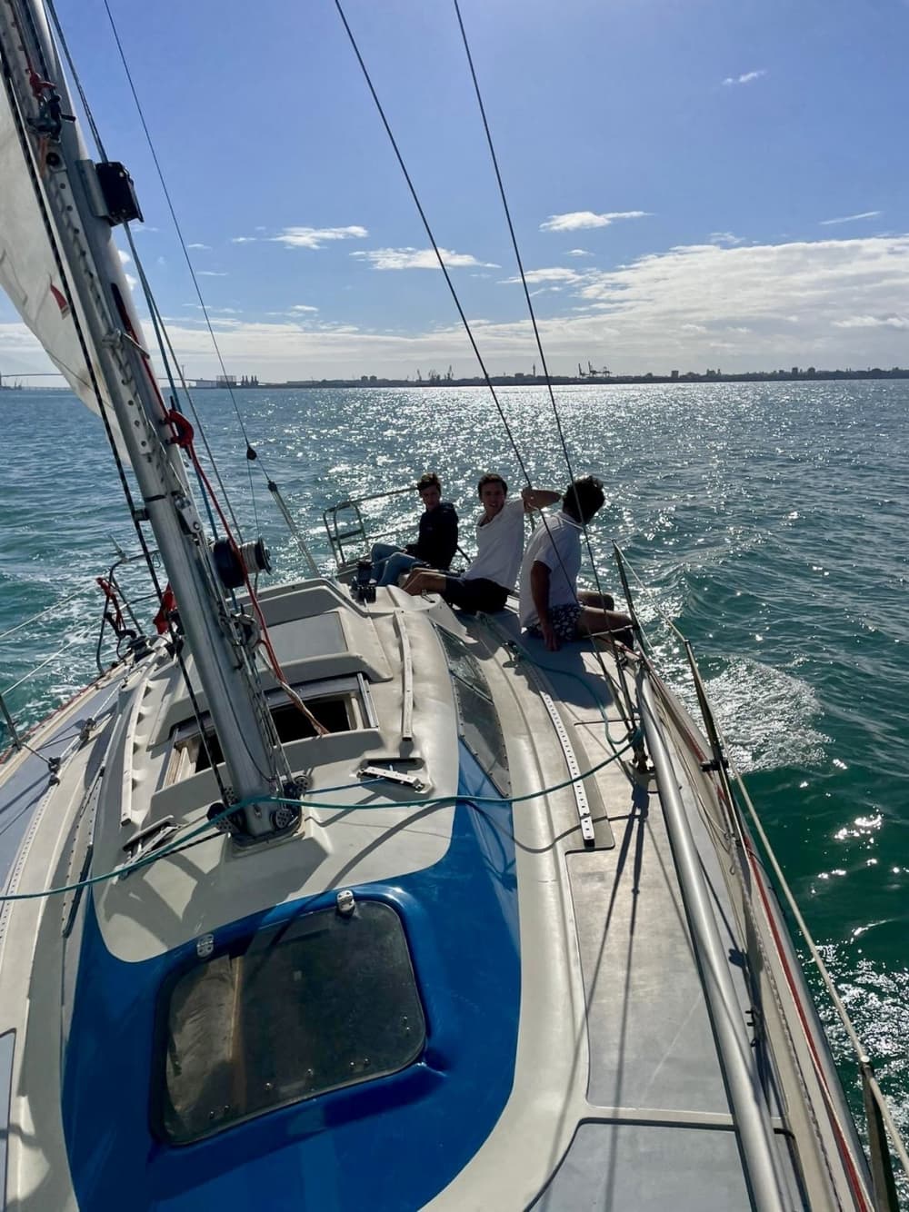 Ganztägiger Segelausflug in der Gemeinde El Puerto de Santa María mit einem Segelboot