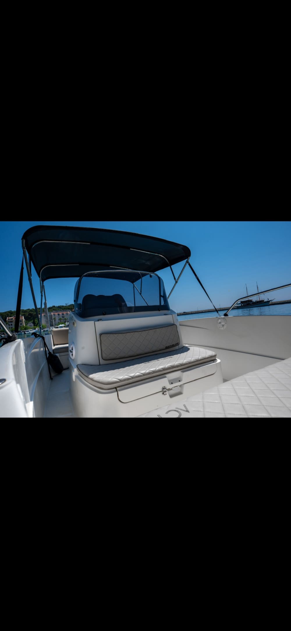 Entdecken Sie die Küste von Makarska: Ein kompletter Tagesausflug an Bord eines Motorboots