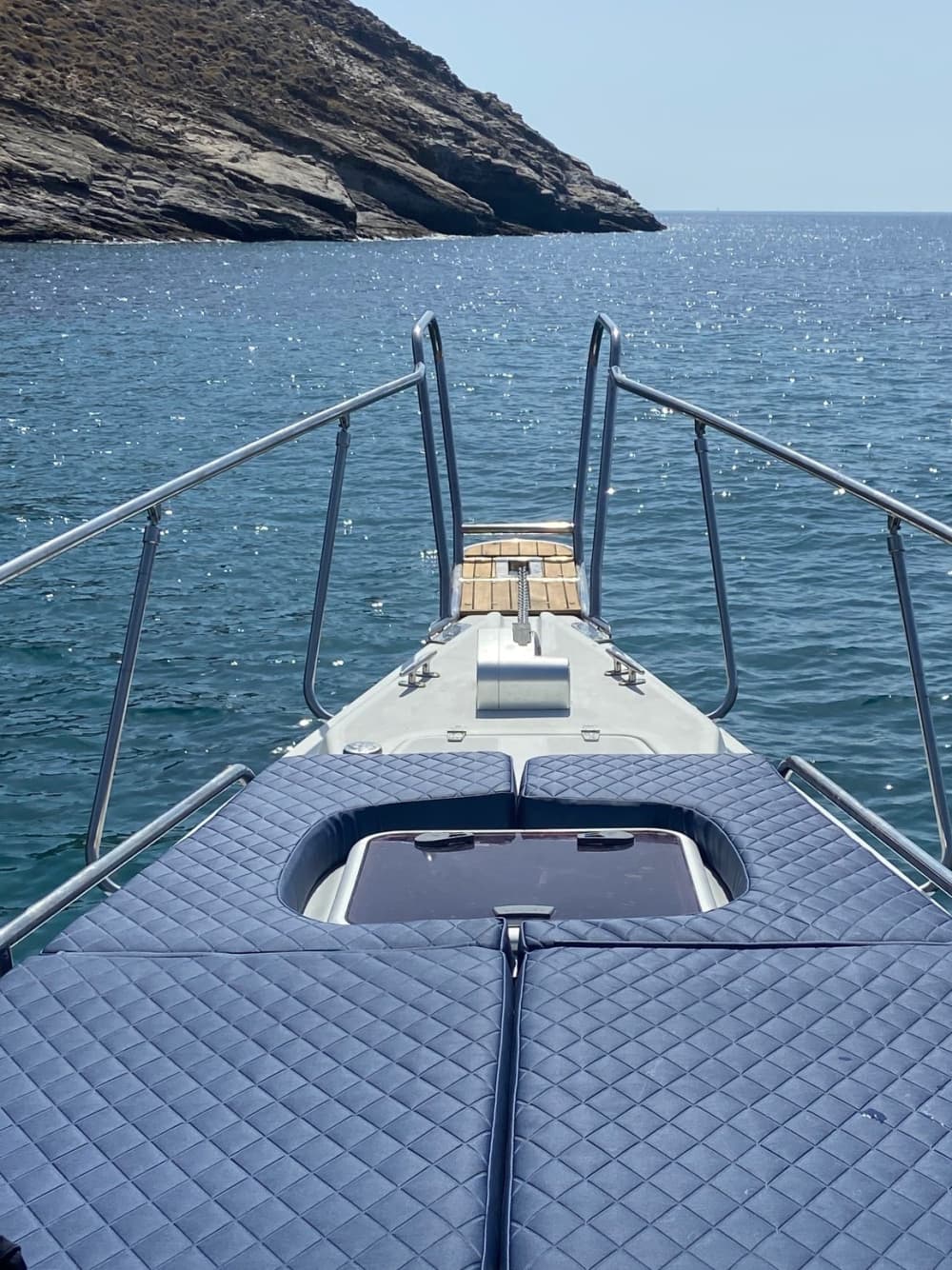 Votre bateau à moteur privé pour une journée autour de Laurium