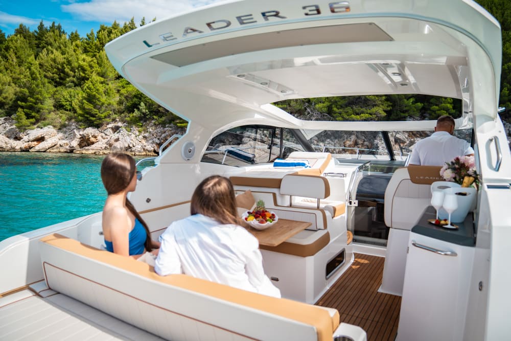 Tour privato di mezza giornata alle isole Elafiti: esplora le grotte blu e verde da Dubrovnik