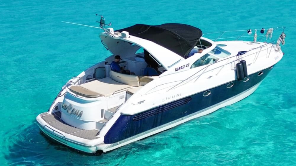 Una giornata magica a Cancún a bordo di un motoscafo.
