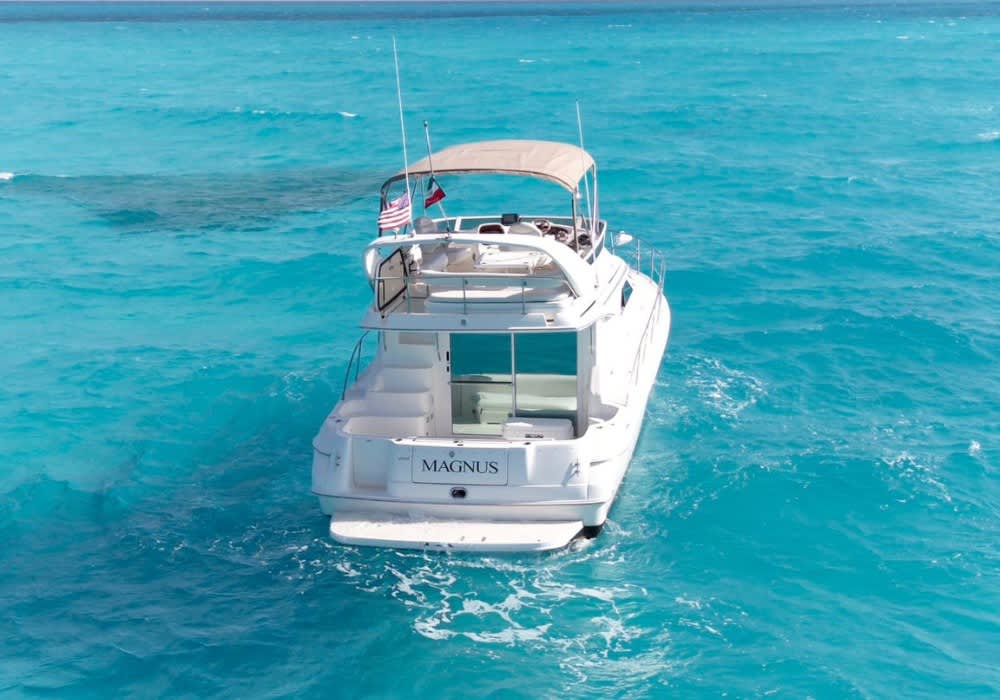Scopri Cancún: una giornata intera di sole a bordo di un motoscafo.