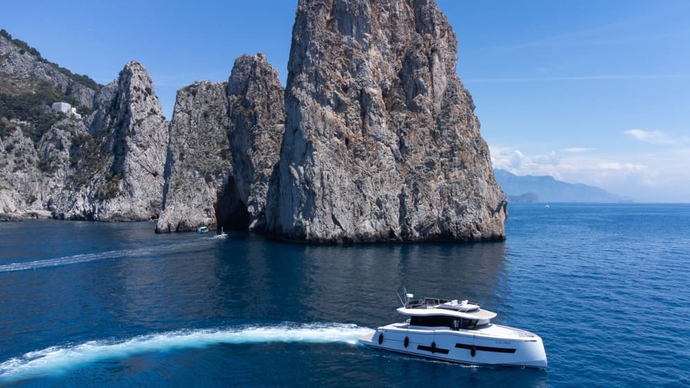 Luxury Yacht Experience – Grotta Azzurra & Faraglioni