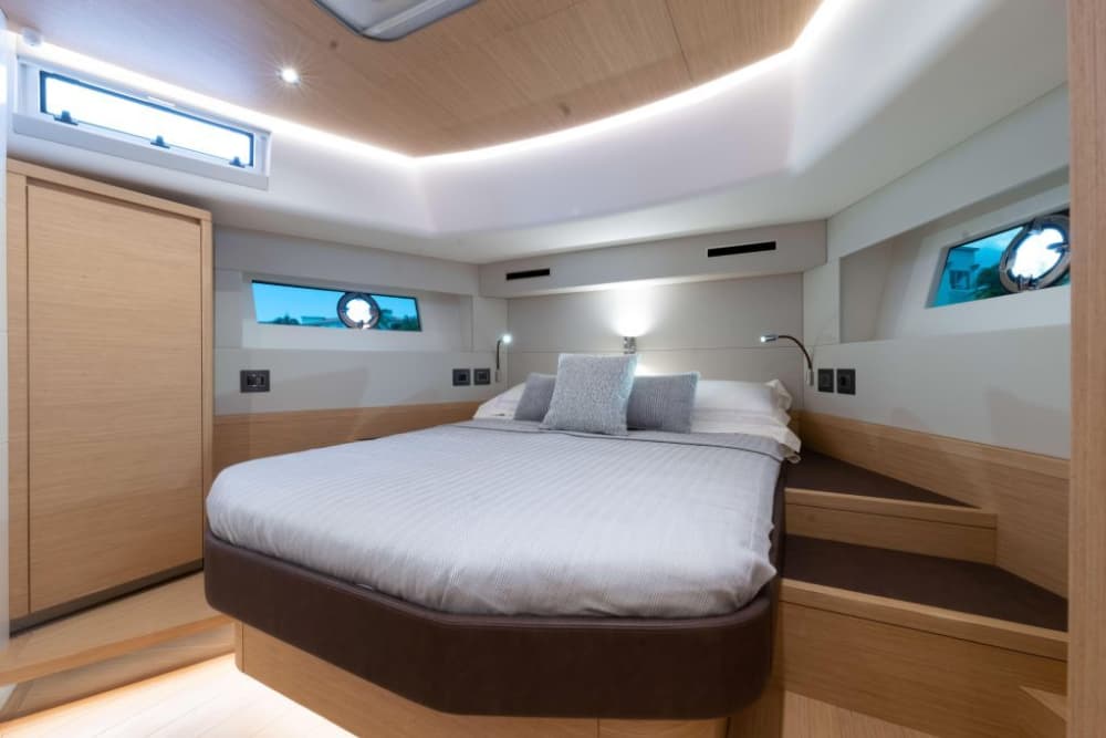 Luxury Yacht Experience – Grotta Azzurra & Faraglioni