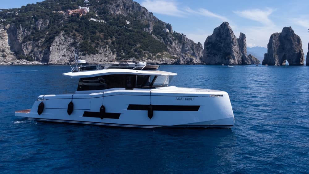 Luxury Yacht Experience – Grotta Azzurra & Faraglioni