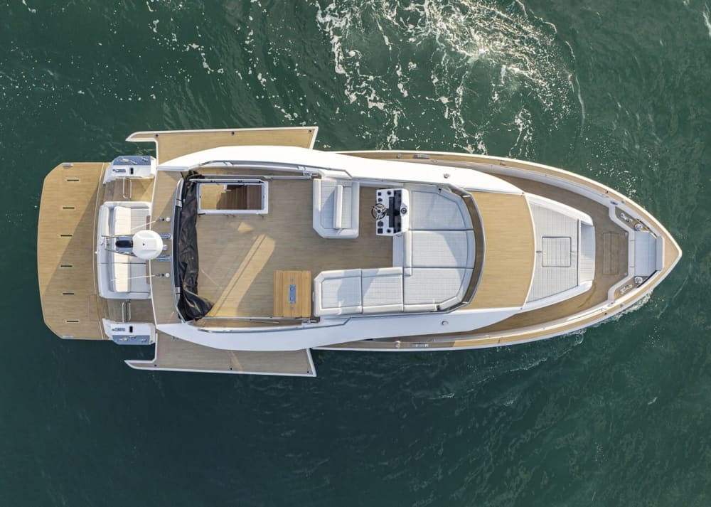 Luxury Yacht Experience – Grotta Azzurra & Faraglioni