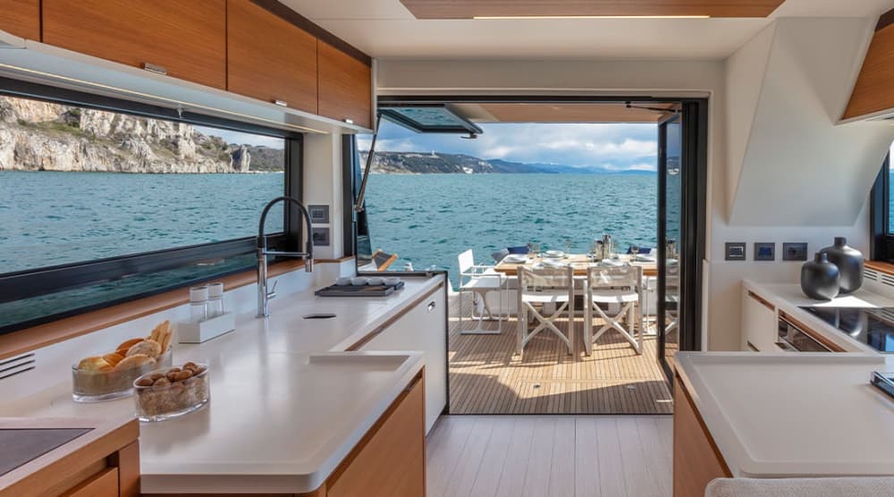 Luxury Yacht Experience – Grotta Azzurra & Faraglioni