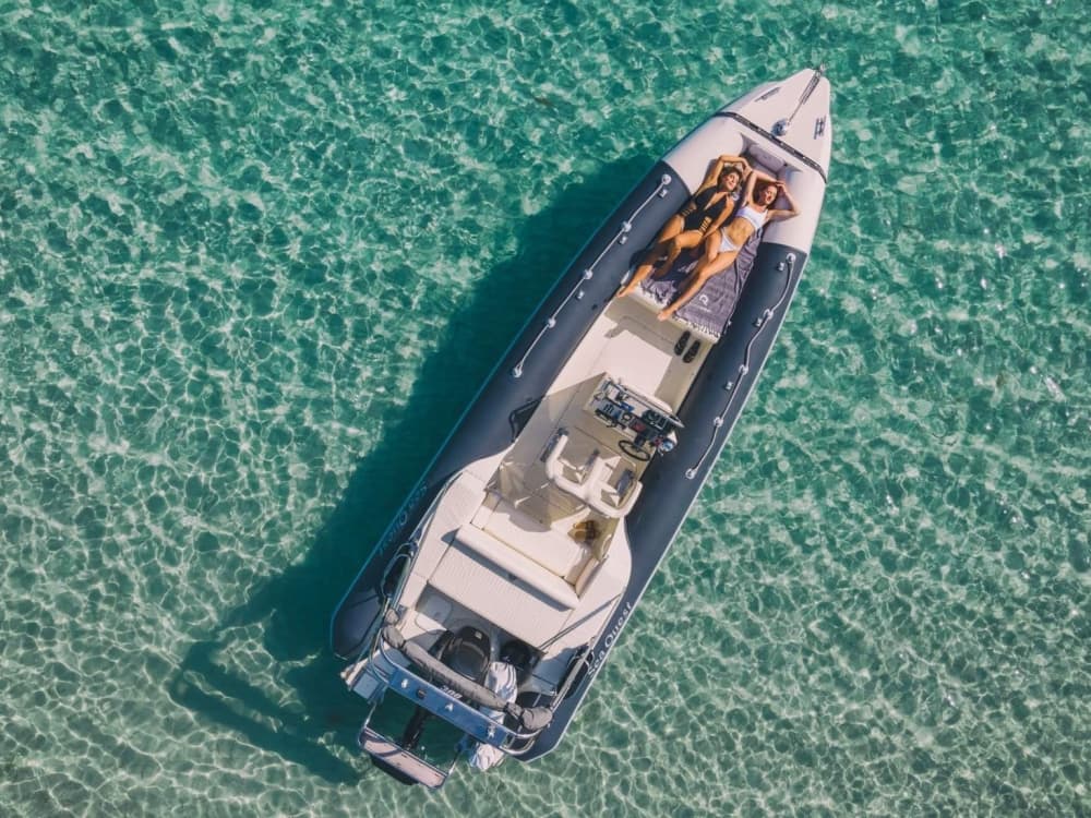 Su lancha motora privada para pasar un día alrededor de Syros.
