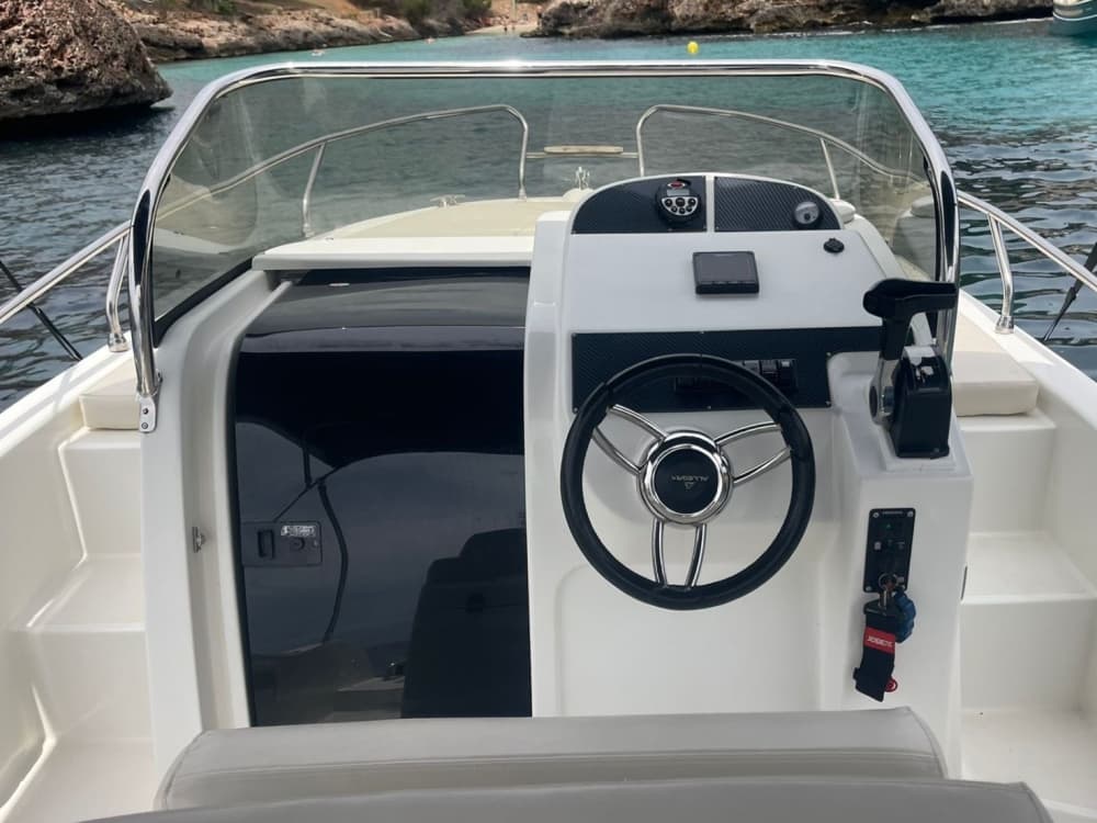 Mallorca’s Hidden Coves & Crystal Waters – A Full Day of Coastal Discovery