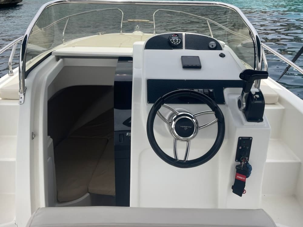 Mallorca’s Hidden Coves & Crystal Waters – A Full Day of Coastal Discovery