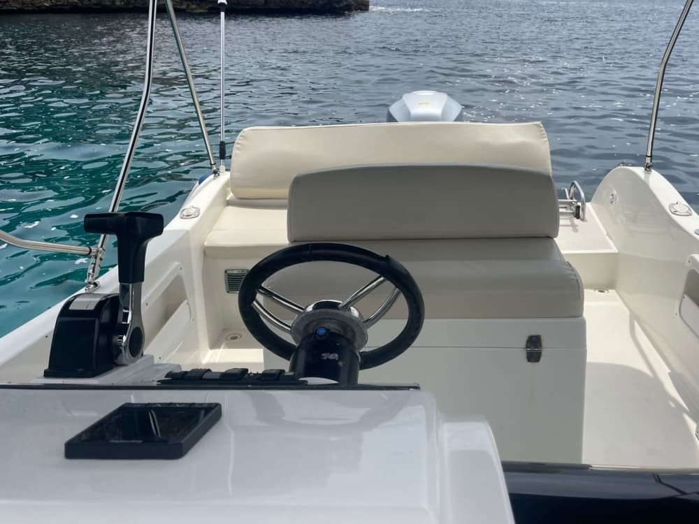 Mallorca’s Hidden Coves & Crystal Waters – A Full Day of Coastal Discovery