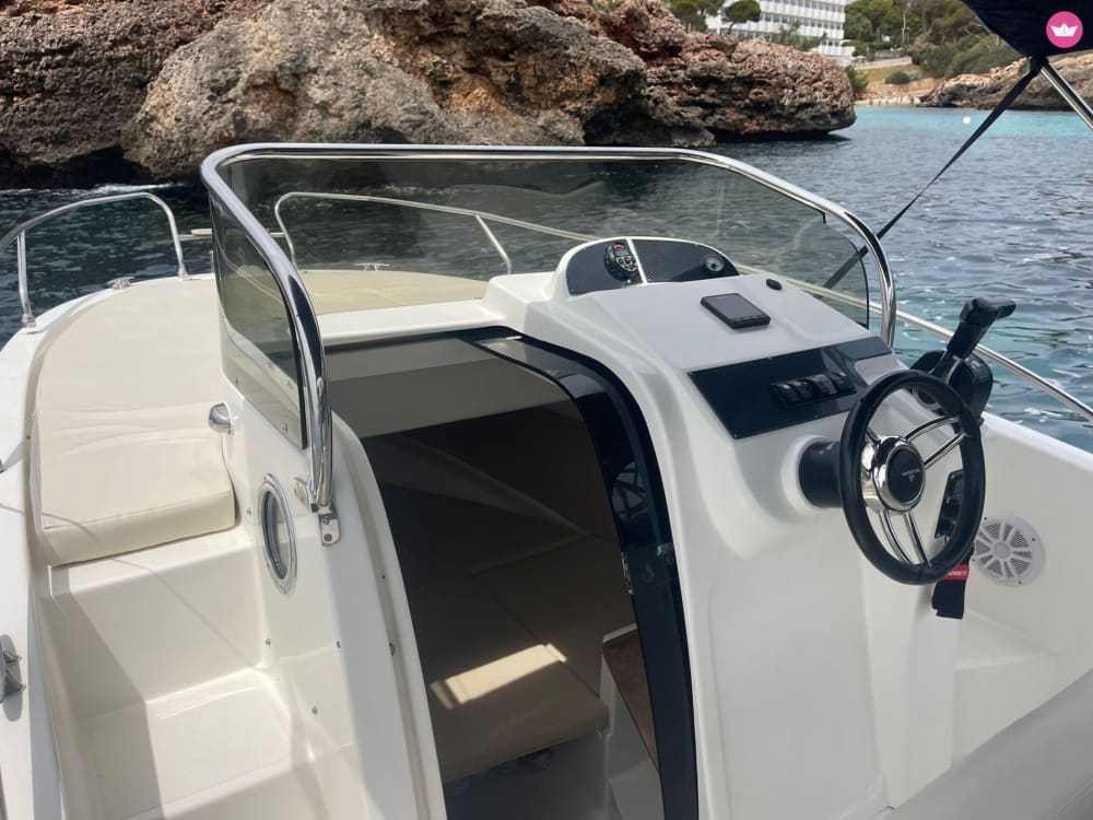 Mallorca’s Hidden Coves & Crystal Waters – A Full Day of Coastal Discovery