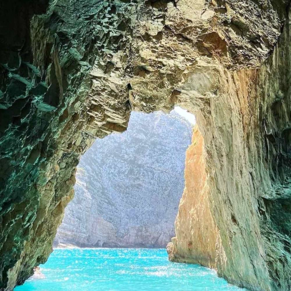 Keri Port nach Mizythres: Die blaue Odyssee