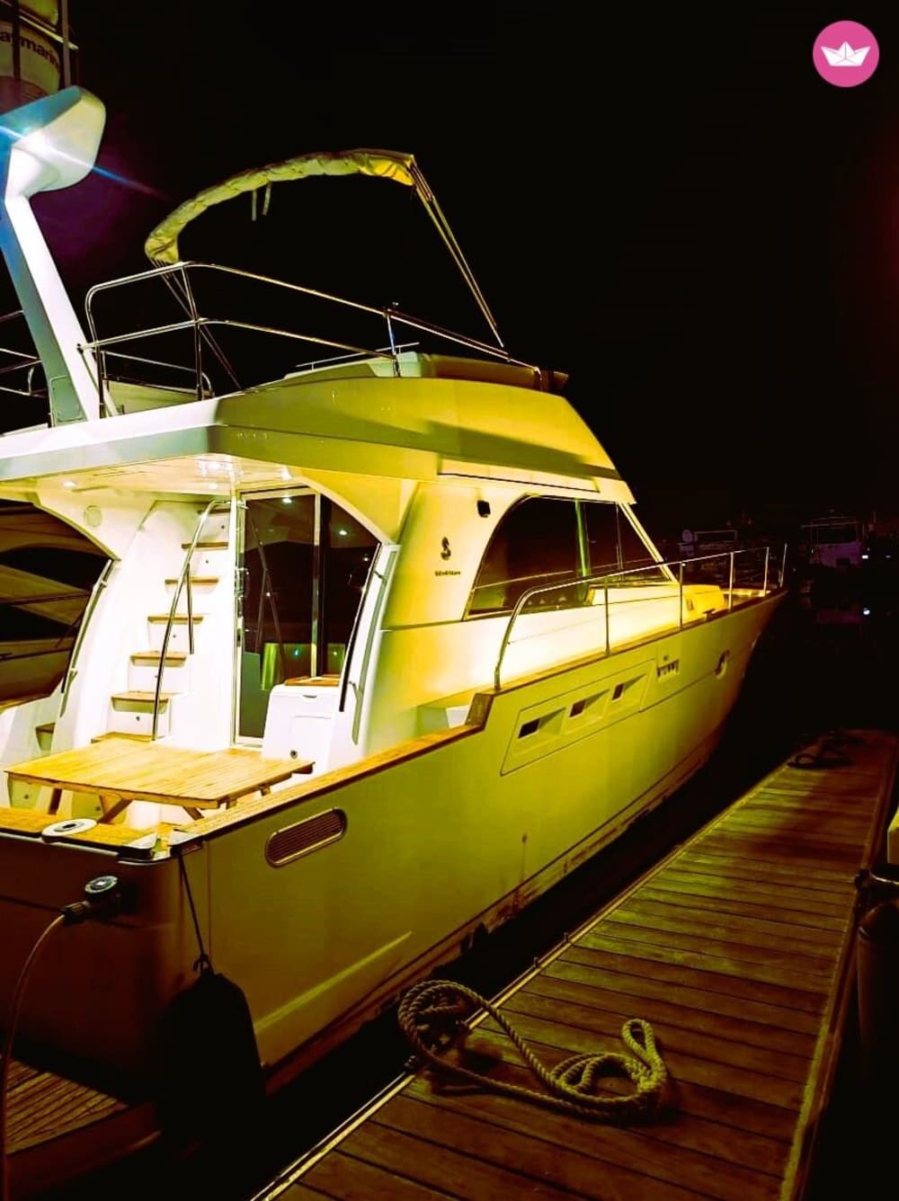 Private boat tour in Dubai Marina and Jumeirah (2 hours)