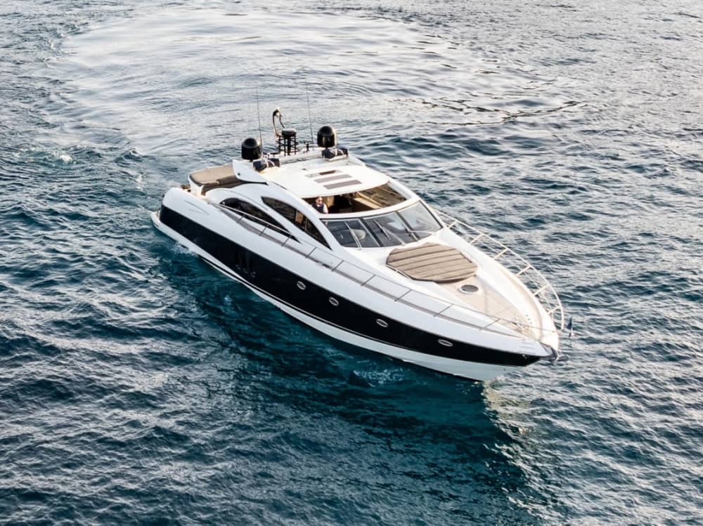 Prywatny rejs półdniowy – luksusowa ucieczka na pokładzie Sunseeker Predator 72